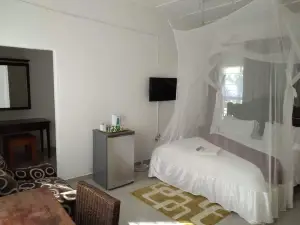 Kuku Royal Lodge