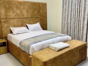 Lee Furnished Homes - Executive 1