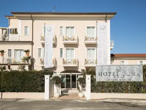 Hotel Luna
