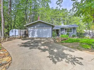 Charming Shasta Lake Retreat Boat, Hike and Fish!