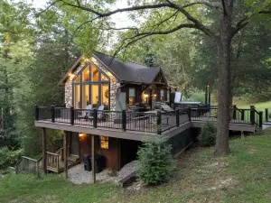 ที่พักเล็กๆที่มีสิ่งอำนวยความสะดวกสำหรับสัตว์เลี้ยง Delta พร้อมอ่างน้ำร้อนส่วนตัว!