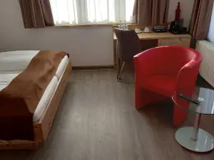 Gasthaus Adler: Double Room with Private Bathroom and Garden View