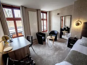 Logis Hôtel & Restaurant - les Hauts de Montreuil