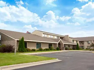 AmericInn by Wyndham Albert Lea