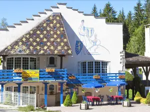 藍色鱒魚酒店