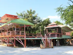 7 Garden Hotel