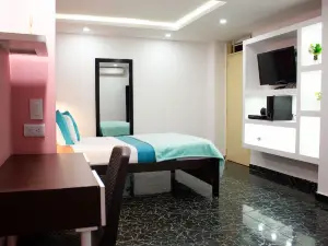 ホテル ブリサス デ カリマ