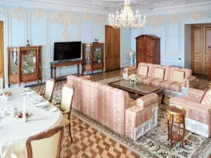 Дворец Трезини отель
