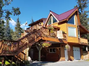 Private Awesome View W/ Hot Tub, Wi-Fi, Cell- Alaska: Right Out the Windows