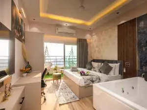 Jacuzzi & Big Screen By Buddies Home