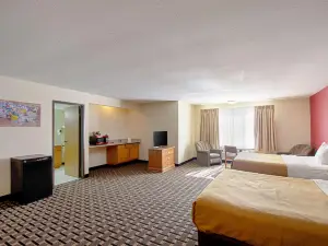 Econo Lodge Inn & Suites