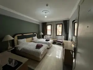 Yasemin kız pansiyon