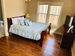 Lake Gaston Offshore Oasis! Cabin on huge property