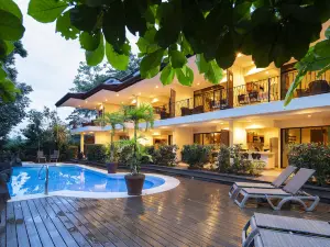 Pumilio Mountain & Ocean Hotel