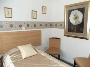 Townhouse Hotel