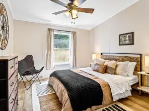 Tranquil Woods Retreat - Unit 19 - Arkdale, WI - Sleeps 10