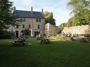 The Barge Inn
