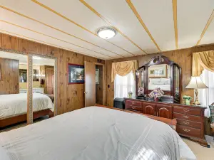 Classic Country Retreat in Ronda on 5 Acres!