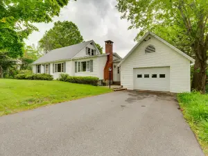 位於 Farmington 的 Cape House，擁有共享戶外游泳池！