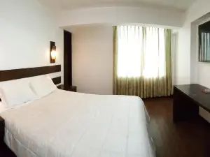 La Cabaña Hotel