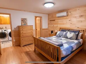 3 bedroom Lakeside Home Embden Pond