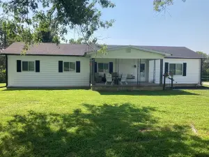 Old Fashioned Getaway is 7 acres of peaceful country living.