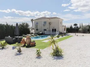 Luxury chalet 20 minutes from Valencia