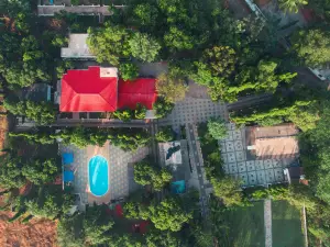 The Visava Resort | Rooms & Pool