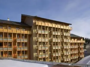 アパートオレル ル ピック デ ラワーズ