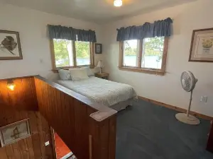 Paradise Point Limit 10 Cottage