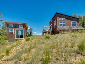 Mountain Getaway in Como w/ Deck: Grill & Chill!