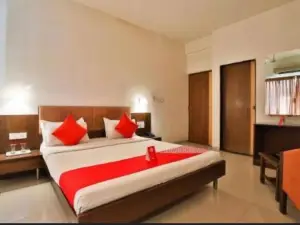 OYO 810248 OYO Hotel Residency