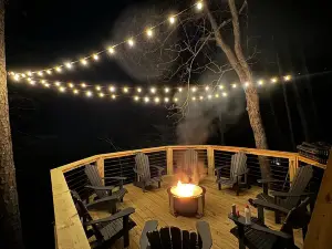 Panoramic Views of Lake and Forest! Two Decks, Hot Tub, Fire Pit, Theater, Dock