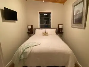 Cottage by the creek, beautiful Mountain View, perfect getaway!!!