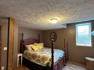 Tranquil Estate on 10 Acres Moments away from Omaha - Your Perfect Getaway