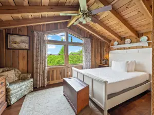 Treetop Retreat