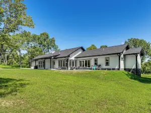 Gorgeous Harrison Getaway w/ Patio & Kayak!