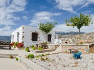 Traditional Apartments Madares