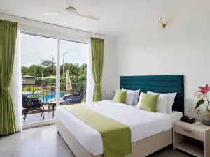 Stone Wood Hotel Amboli