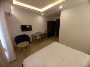 Embassy Lodge