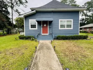 *Newly Remodeled* The Southern Blue Hideaway