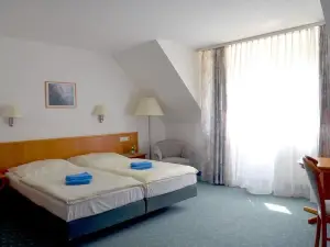 ซอมเมอร์ฟริเชอ ลอธรามือห์เลอ