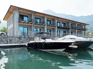 ลาโก โดราโต มารินา ลอดจ์ - เลคฟรอนต์