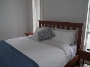 Luxurious 3 Bedroom Executive Home-Private Retreat