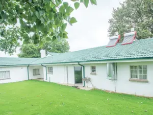 Hoyohoyo Machadostud Lodge