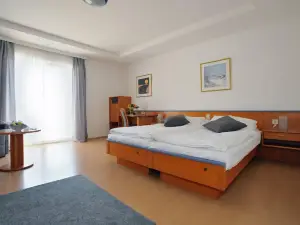 Sporthotel Podersdorf
