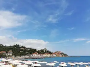 Monolocale Con Giardino e Parcheggio Privato Citra Zero Zero Ottanta Trentuno LT 0281