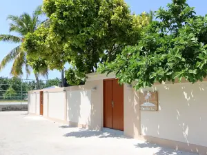 Omadhoo Inn