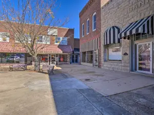 Updated Dtwn West Plains Home: Walk to MSU!