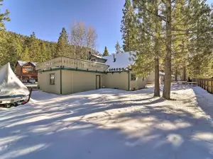 Rustic Tahoe Cabin with Deck and Grill, Dog Friendly!